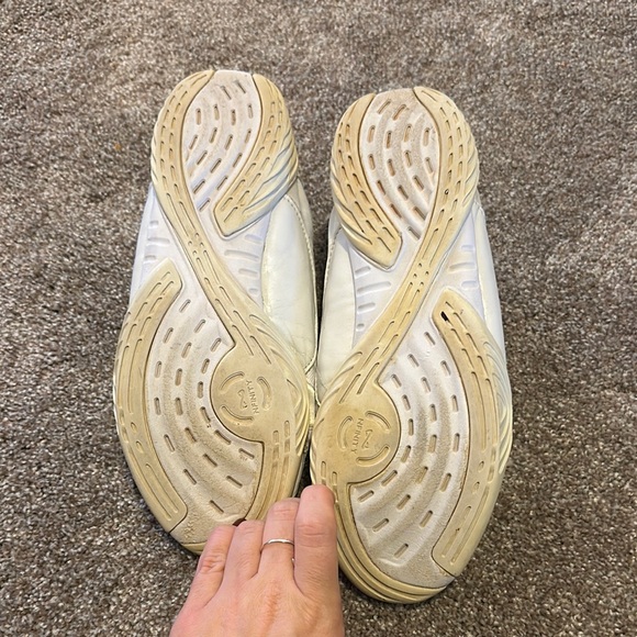 Worn/Used Infinity Cheer Shoes - Picture 4 of 4